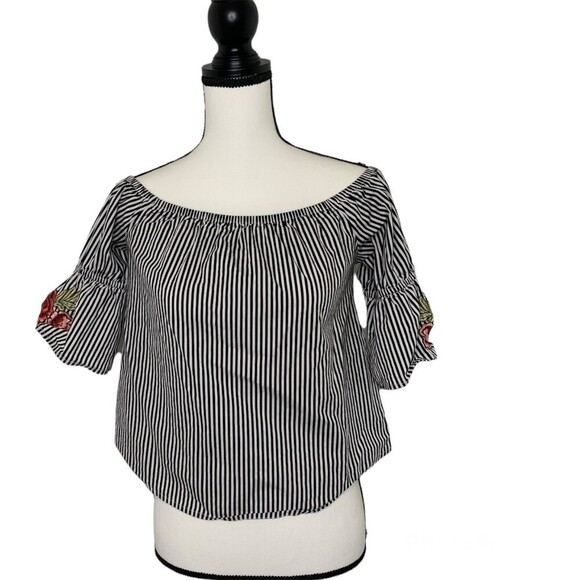 Ambiance Shoulder Stripe Floral Top - Picture 3 of 8